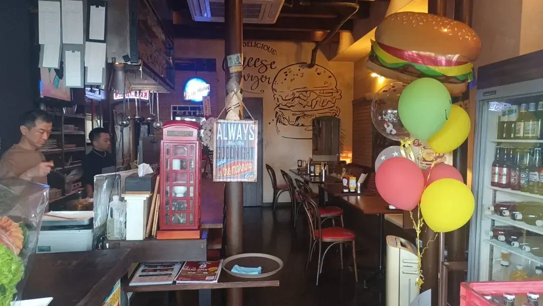 つくば市桜：kitchen8(キッチンエイト)の店内