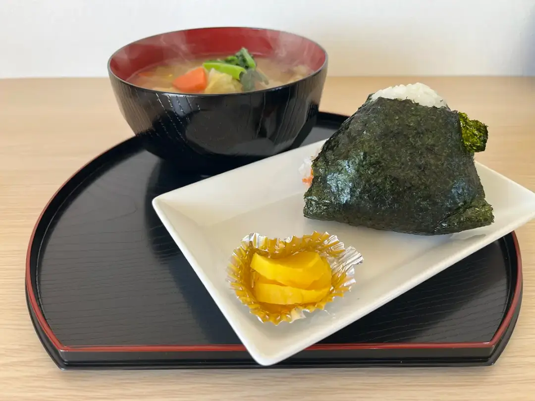 小美玉市：和ちゃ屋のおにぎり＋お味噌汁セット