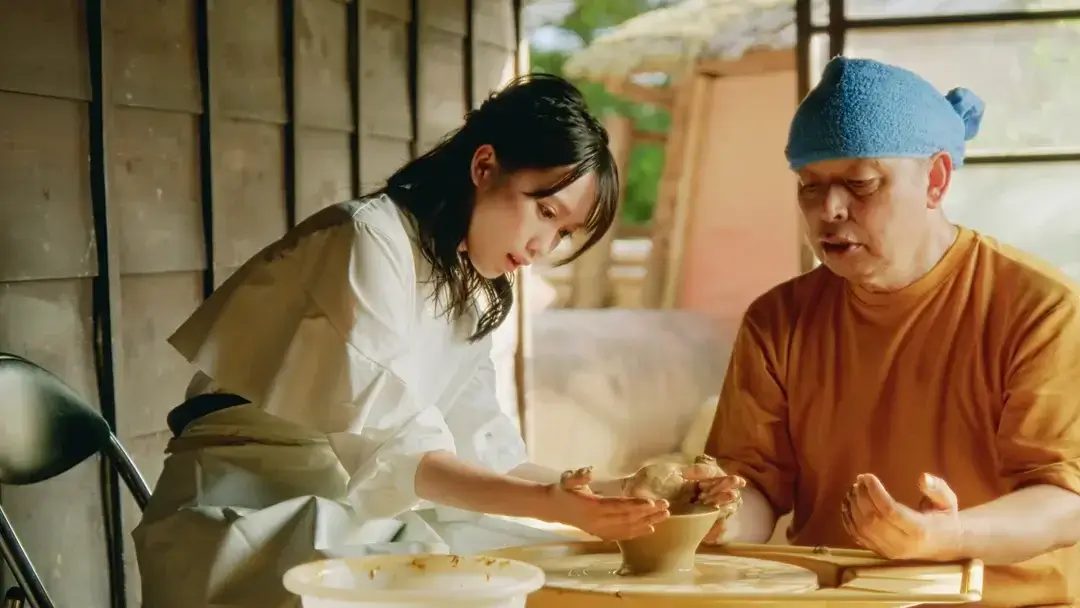 茨城観光PR：加藤里保菜が笠間焼き体験