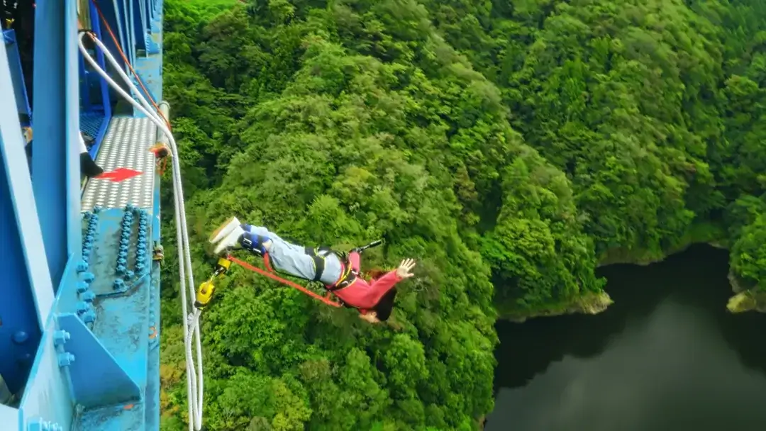 茨城観光PR：加藤里保菜のバンジー体験